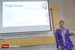 Dosen Ilmu Komunikasi Unmer Malang Ingatkan Perlunya Perlindungan Siswa Perempuan dari Dampak Destruktif Internet